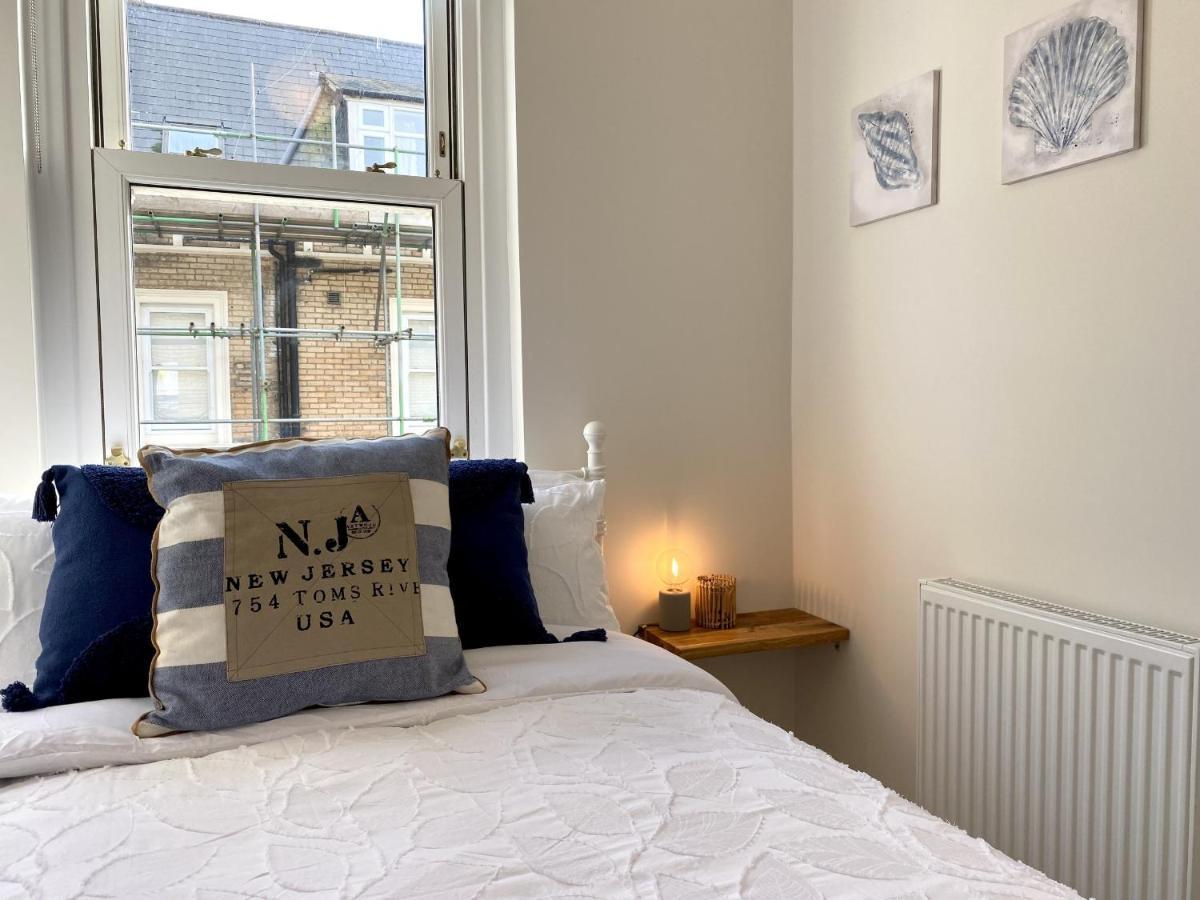 Stunning Beach Themed 2 Bed Apartment Bournemouth Eksteriør bilde