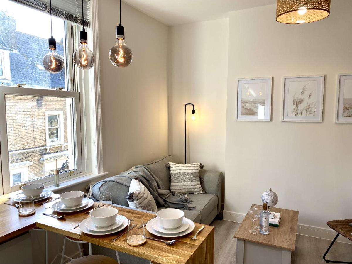 Stunning Beach Themed 2 Bed Apartment Bournemouth Eksteriør bilde