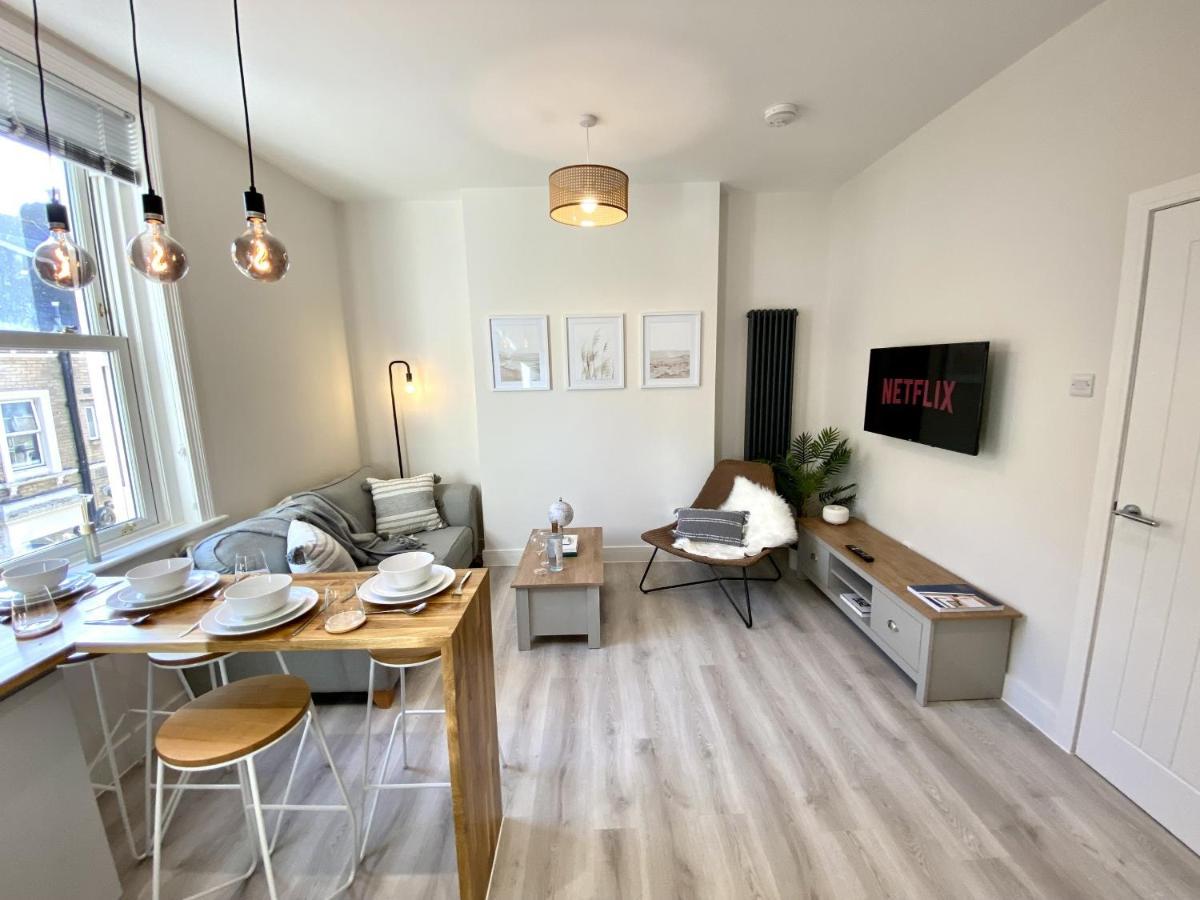 Stunning Beach Themed 2 Bed Apartment Bournemouth Eksteriør bilde