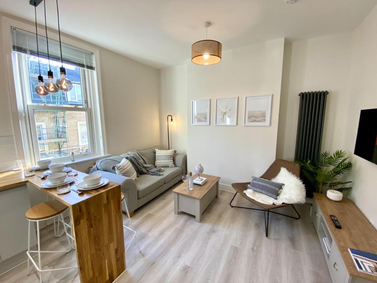 Stunning Beach Themed 2 Bed Apartment Bournemouth Eksteriør bilde